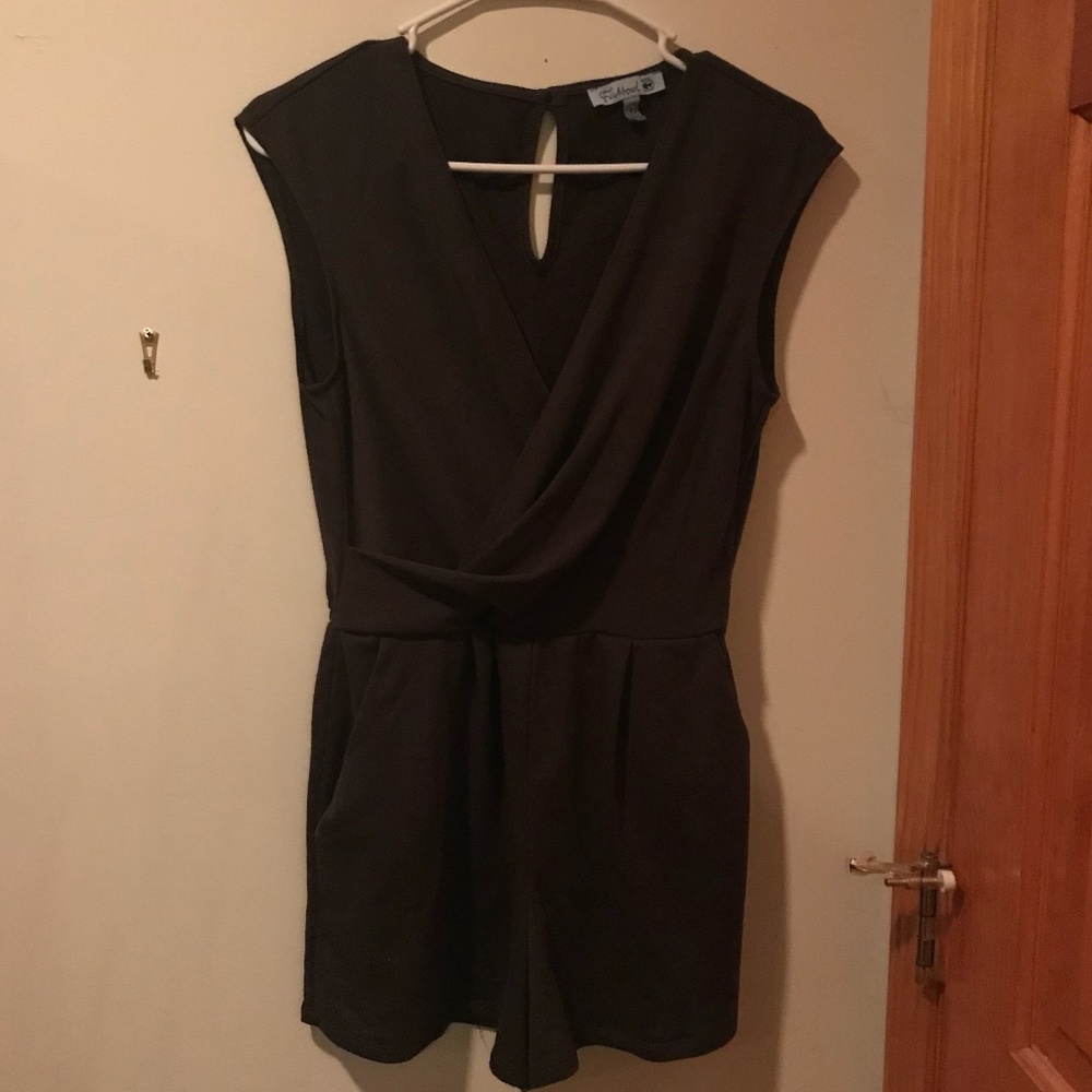 Fishbowl Olive Green Formal Romper | Size: M